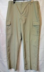 Dickies tan colored cargo Pants with 6 pockets size 38